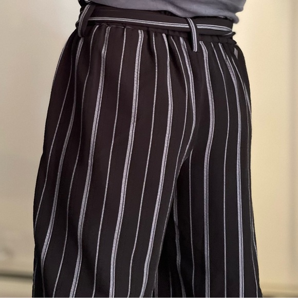 NWOT Cropped wide leg trousers with paper bag waist - Picture 3 of 10